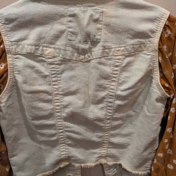 Reworked Maurice's denim vest - Picture 5 of 5